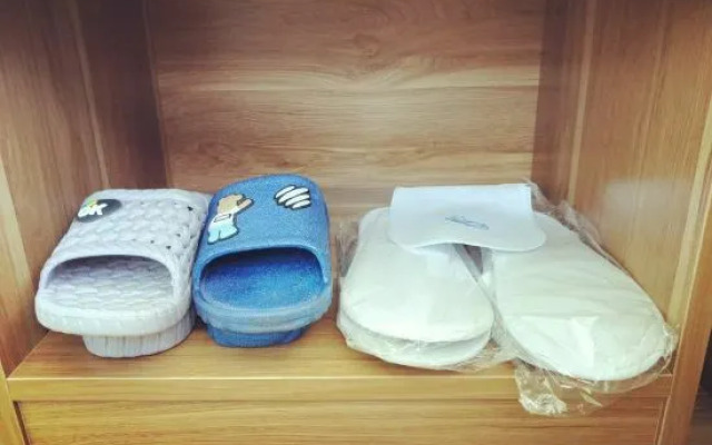 Fuxian Lake Dingyi Inn