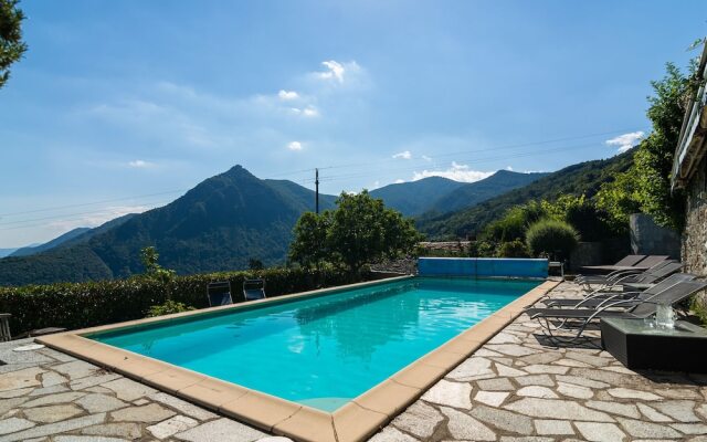 Villa With Private Pool and View of the Lake