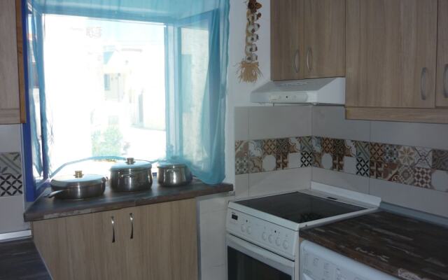 Traditional Villa 7 Mins Drive From Haraki Beach