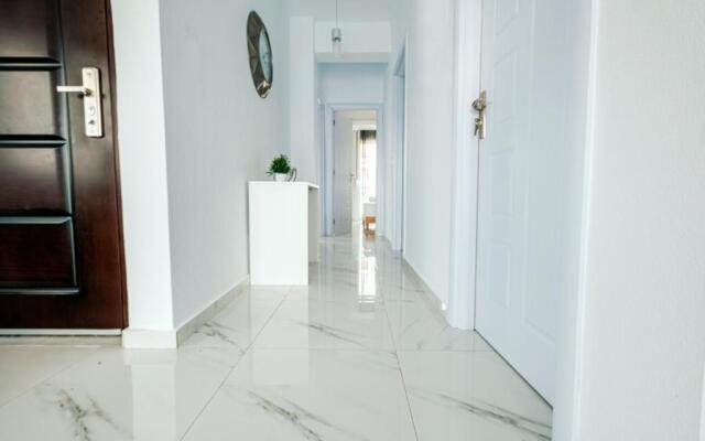 Design Suites Efharis (Brusco)