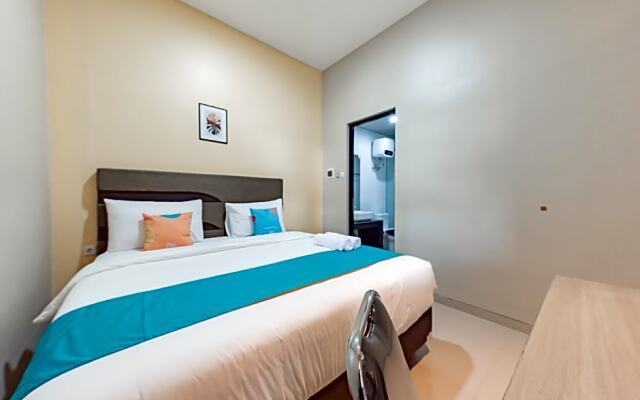 Sans Hotel Berau Square