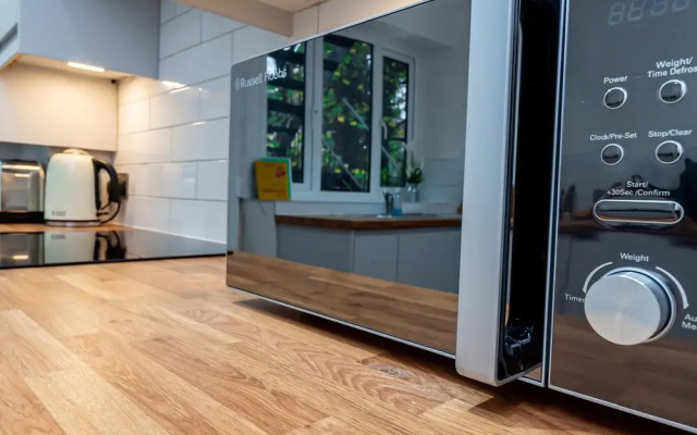 Stunning 2-bed Apartment in Purley - Croydon Gem