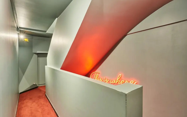 Charming Studio Center of Paris With AC