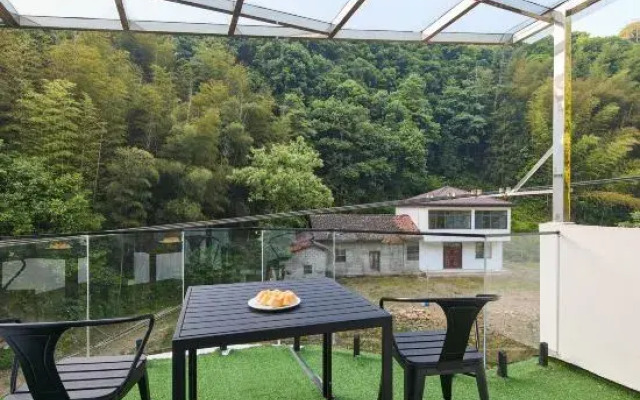 Jing County is a bed and breakfast
