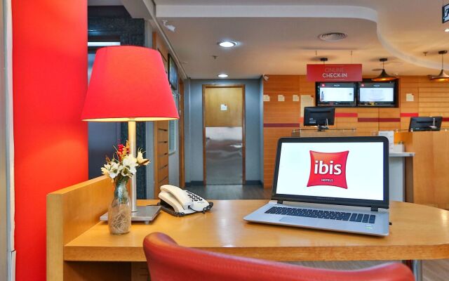 ibis Maringa