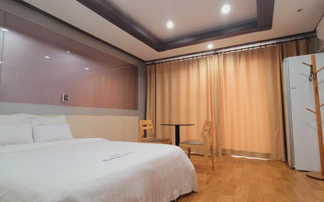 Gyeongpo Emerald Beach Hotel