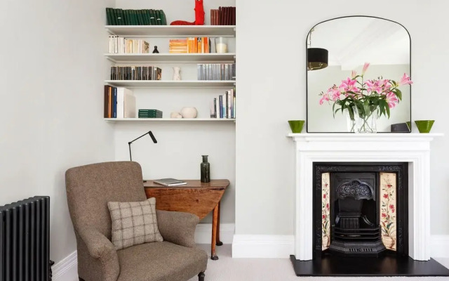 Perfect Pied-a-terre in Clapham by Underthedoormat