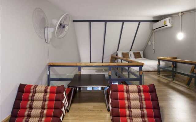 Near Shopping Mall/Old Town R.