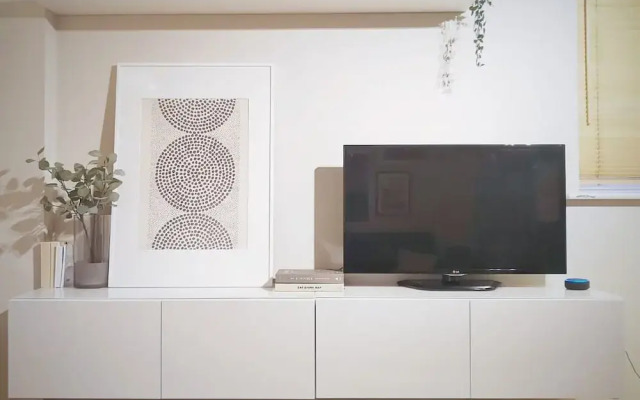 Central Spacious & Stylish Apartment