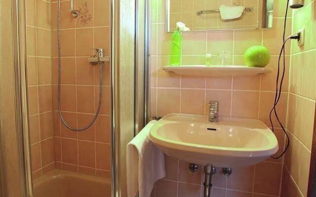 Hotel Olive Inn