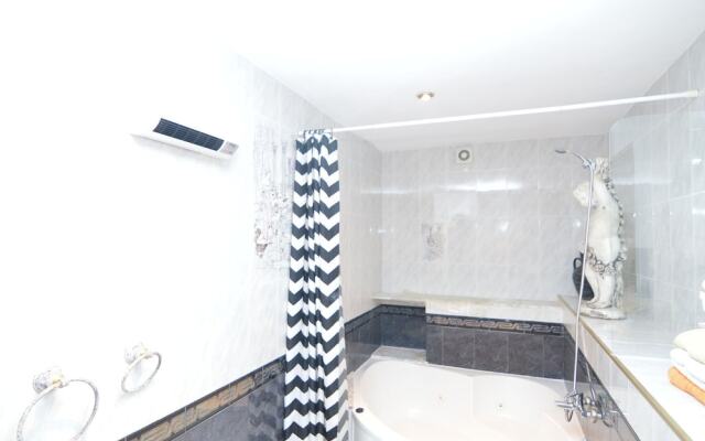 Luxurious Villa in La Escuera with Swimming Pool