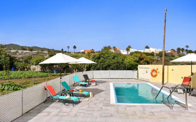 Luxurious Villa in Las Palmas With Swimming Pool
