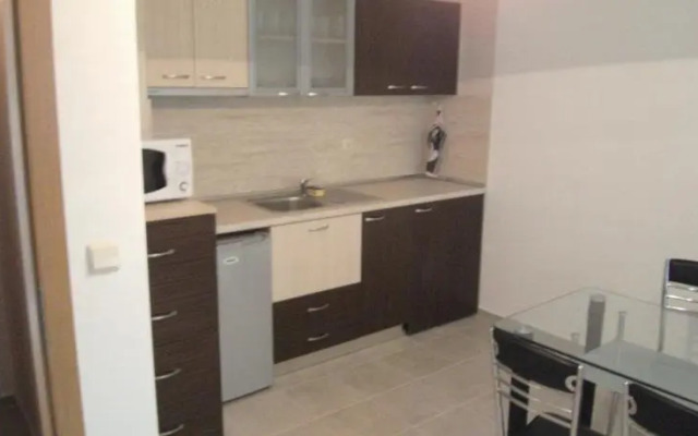 Nicol Apartment in Hermes Complex