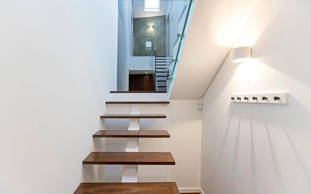 Wonderful 2BR Duplex Near River by LovelyStay