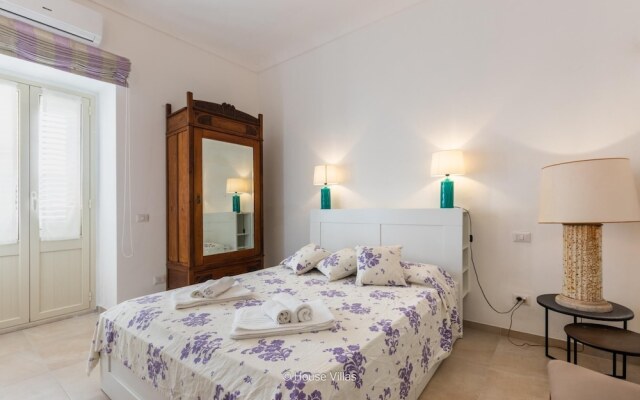 L Escalier Suite in Noto