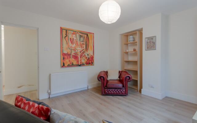 1 Bedroom Apartment in Notting Hill Accommodates 3
