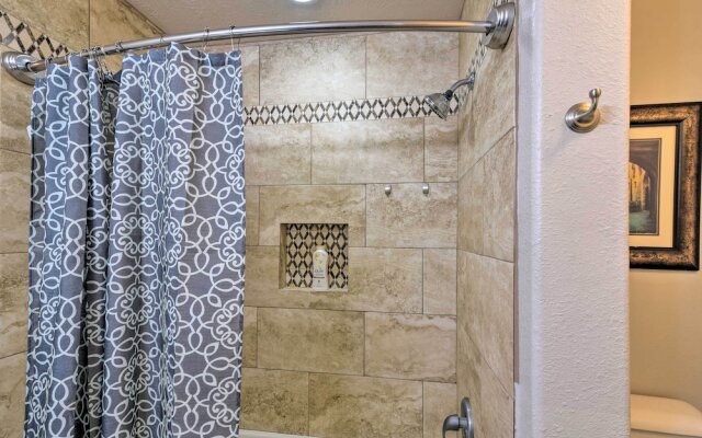 Spacious & Central Katy Retreat: 27 Mi to Houston!