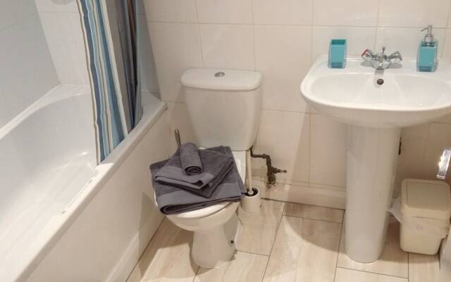 2 Bed Apartment in the West End