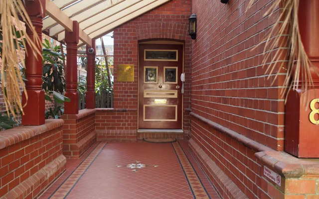 Simpson Of Potts Point