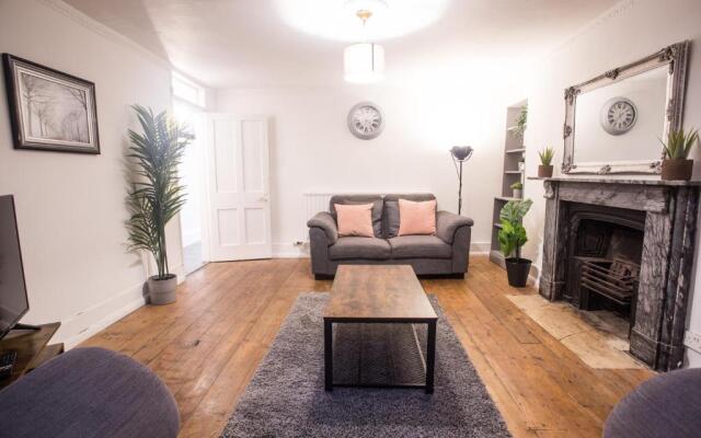 53 Pembroke Rd