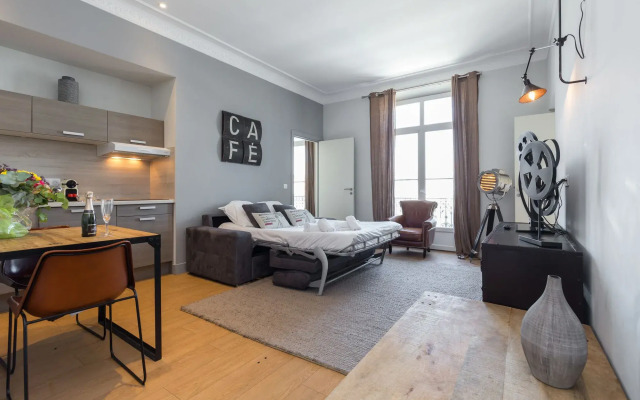 Florella Jean Jaures Apartment