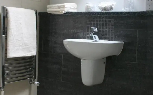 Mead Lodge B&B