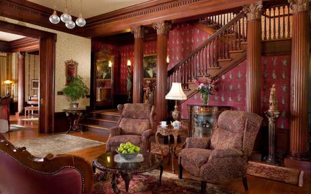 Churchill Manor B&B