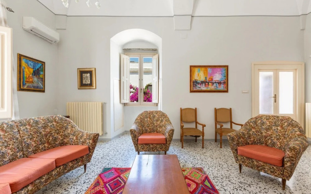 2043 Antica Dimora Stasi by Barbarhouse