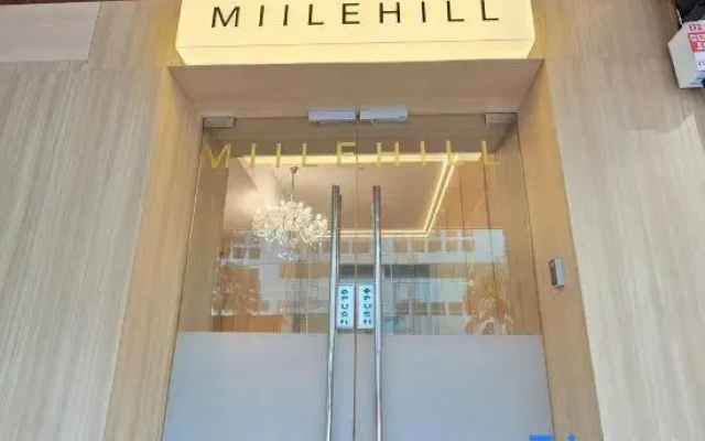 Miilehill Hotel By Maco at JB Town Center