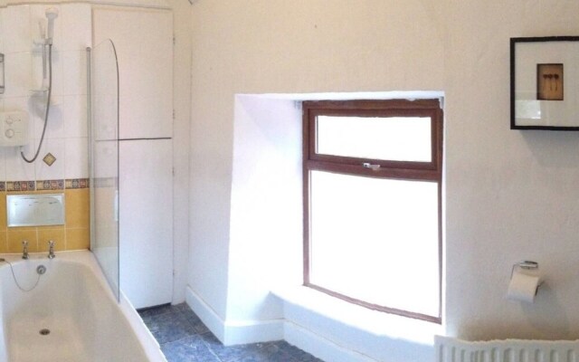 Walk to the Pub Caherdaniel