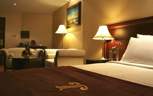 Trianon Royal Hotel