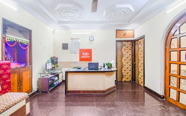 Fabexpress Heritage Inn