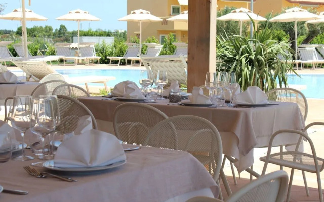 Poseidon Swim & Restaurant Aparthotel