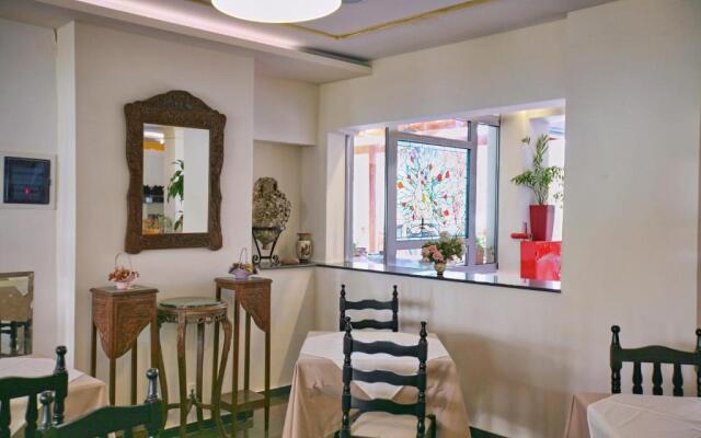 Theofilos Classic Hotel