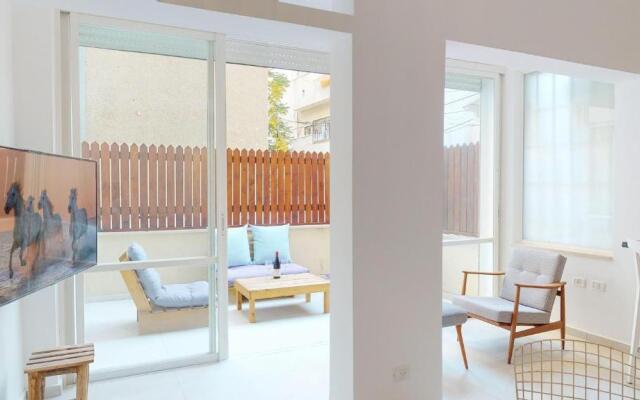 Calming 2BR in Hakerem 6 by HolyGuest
