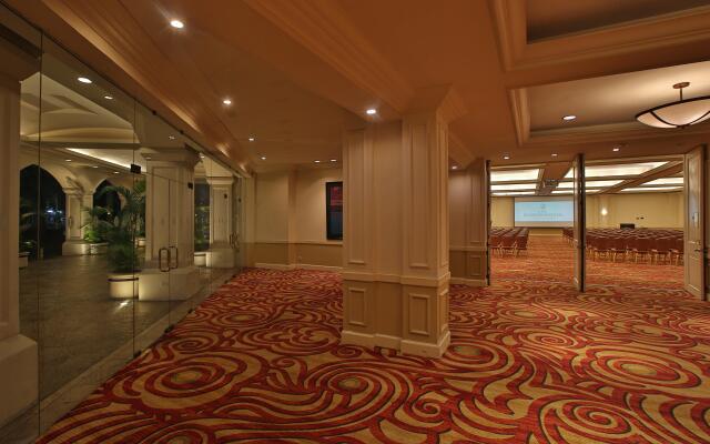Real InterContinental San Salvador at Metrocentro Mall by IHG