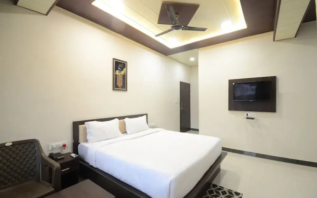 Hotel Shri Dhwaja Inn