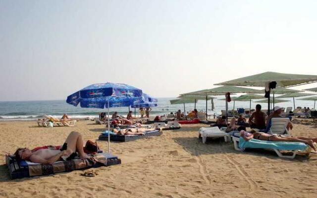 Aska Sun Queen Beach