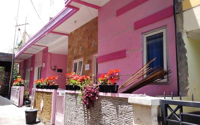 Pinky Guest House Kota Batu