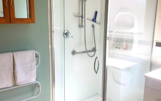 Family Home on Paku - Tairua, Coromandel Peninsular – Bathroom – Tairua