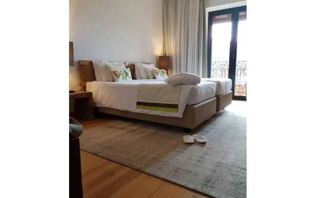 Casa de Baixo - Petit Hotel