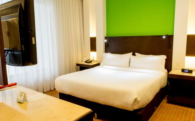 Holiday Inn Bogota Airport by IHG