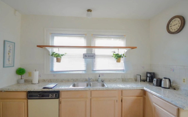 Victorian Home College Hill