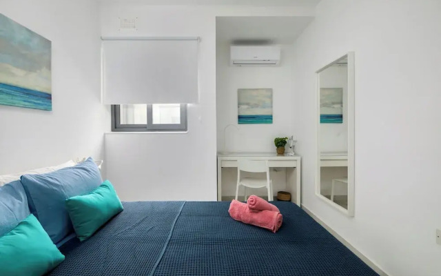 Cosy & Modern 1 BR APT - 2 mins from sea