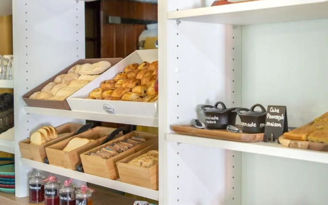 Les Pins Blancs de Provence