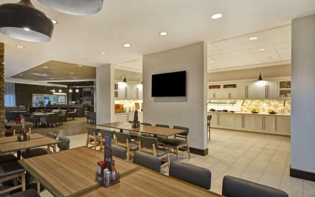 Hyatt Place Fresno