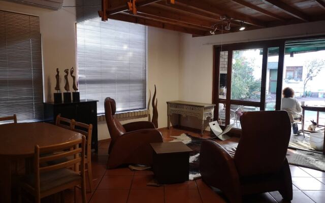 Room in Guest Room - Home Away From Home With Friendly Hosts