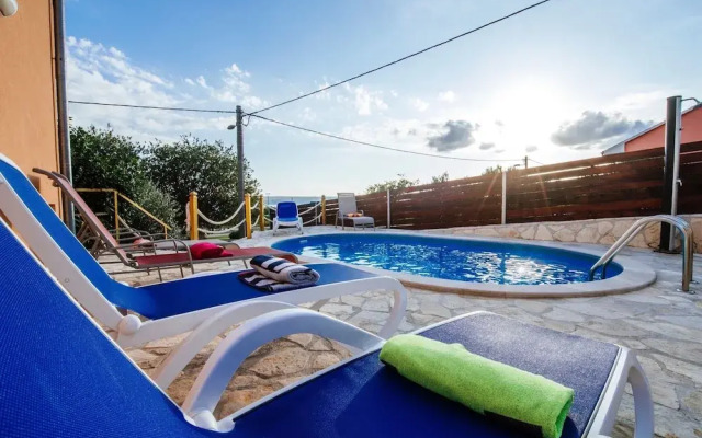Holiday Home in Jasenice With Garden