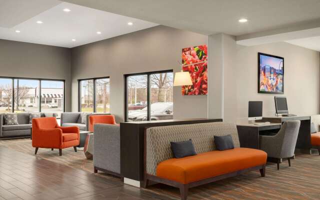 La Quinta Inn & Suites by Wyndham St Louis Route 66