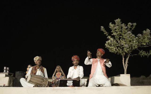 Rajwada Desert Camp by Park Tree